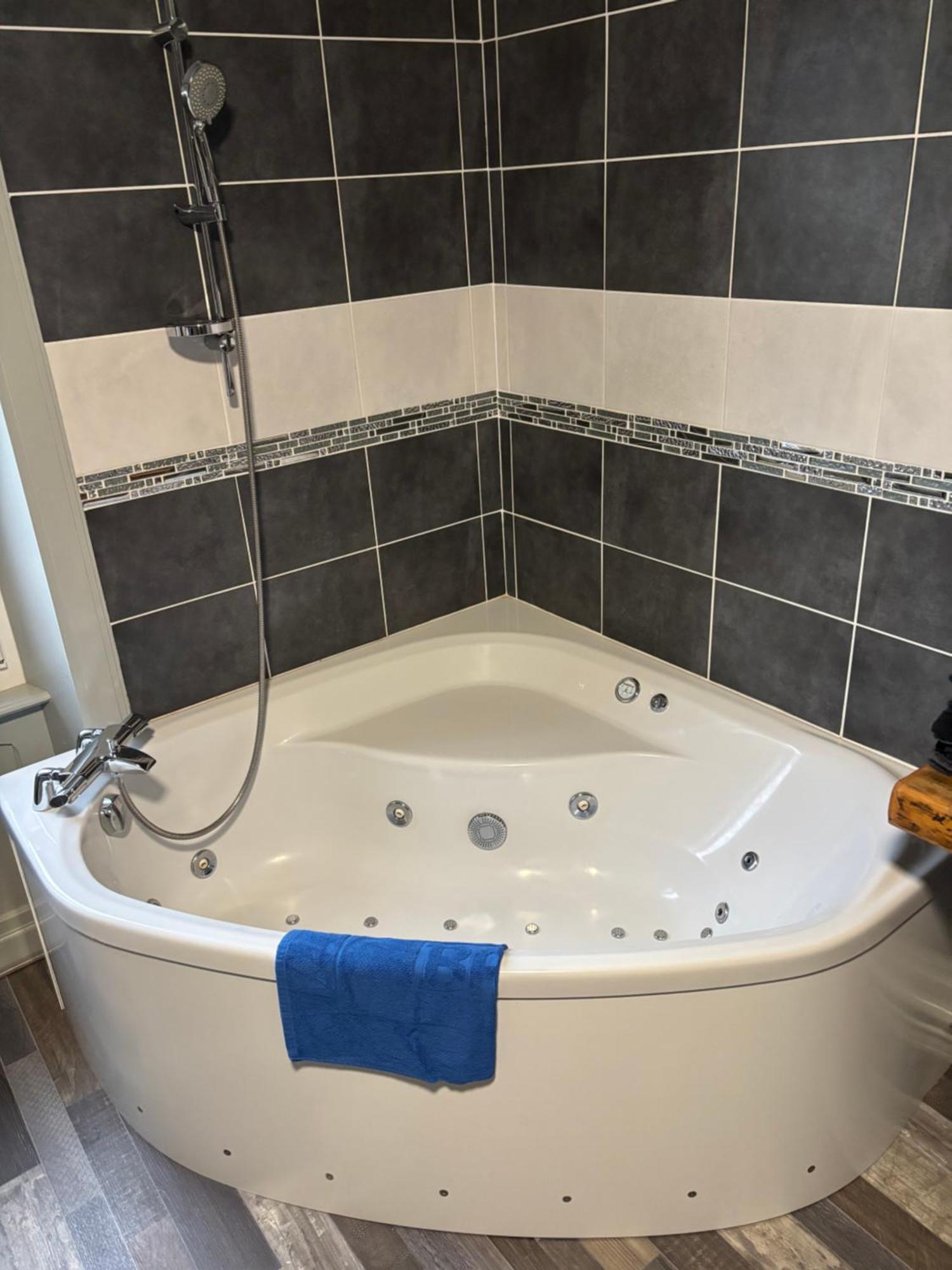 Gite 205 M2, 8Pers Piscine, Jacuzzi, Balneo Privatifs Vagney Екстериор снимка
