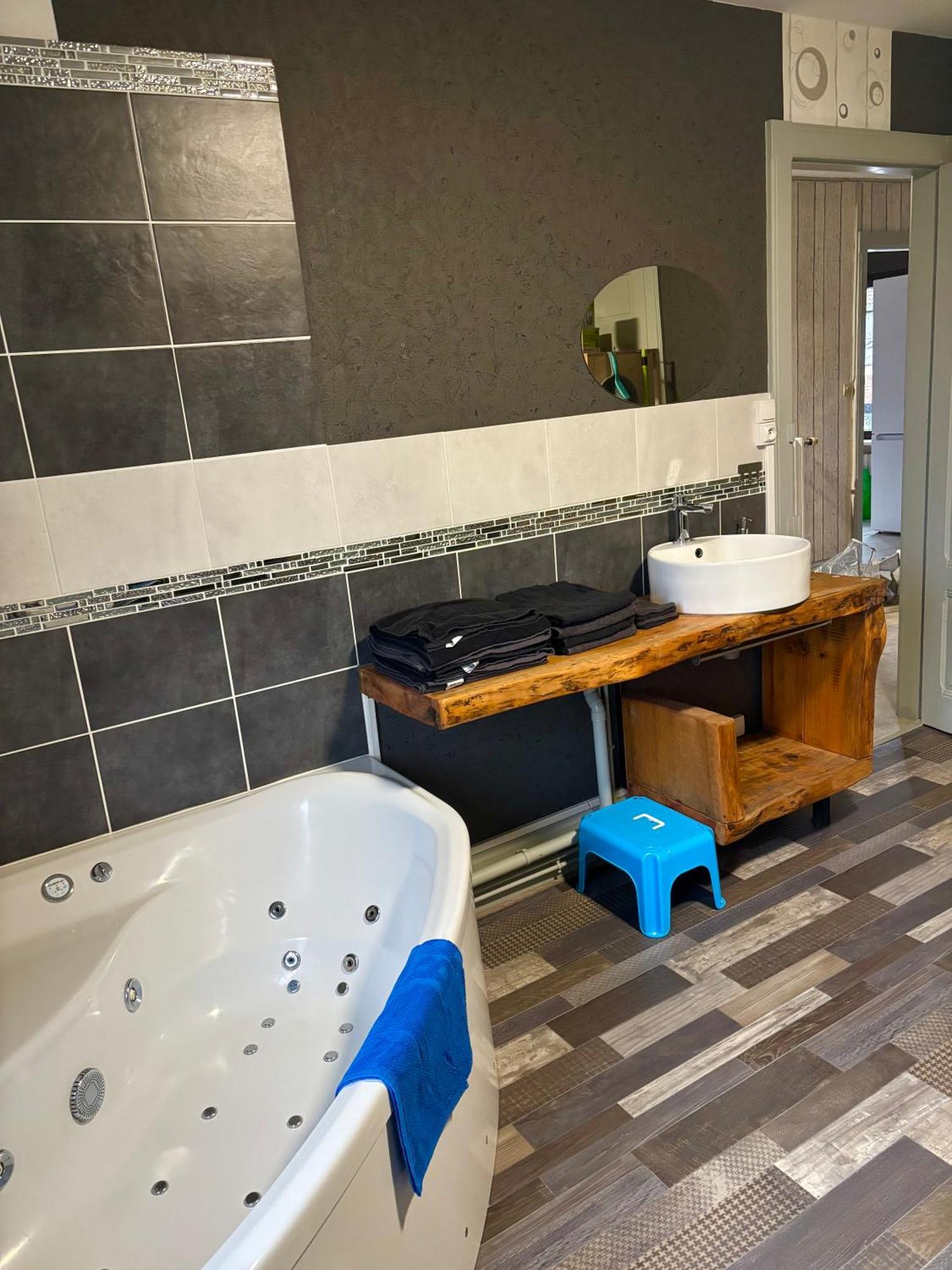 Gite 205 M2, 8Pers Piscine, Jacuzzi, Balneo Privatifs Vagney Екстериор снимка